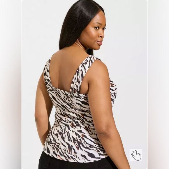 Torrid Studio Knit Sweetheart Twist Crop Top NEW size 4/4X Pristine Stripe Zebra - Picture 4 of 16